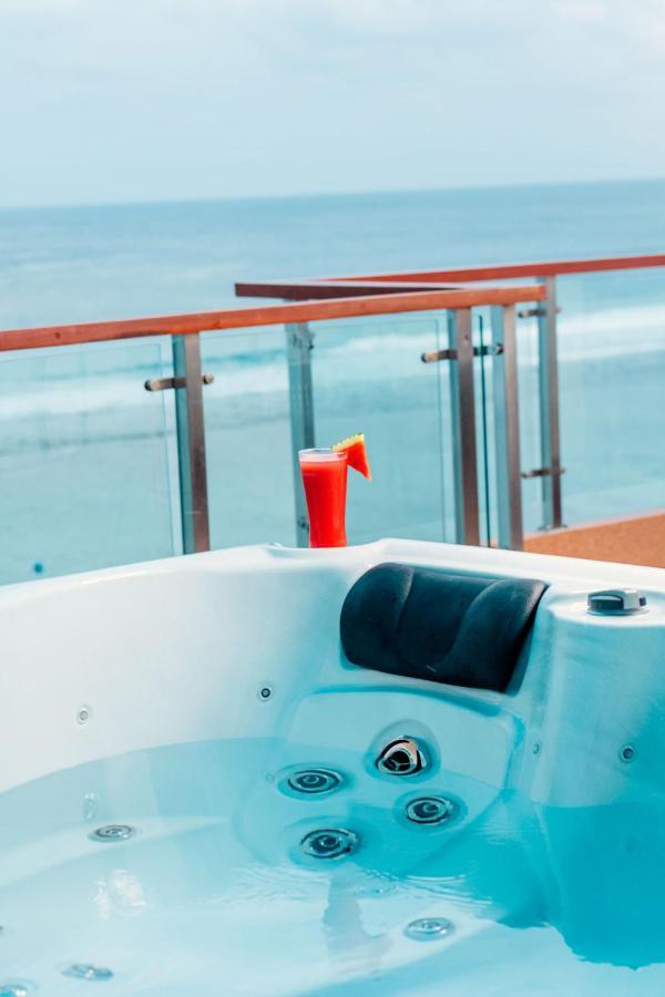 הולהומאל Acacia Beach Hotel מראה חיצוני תמונה